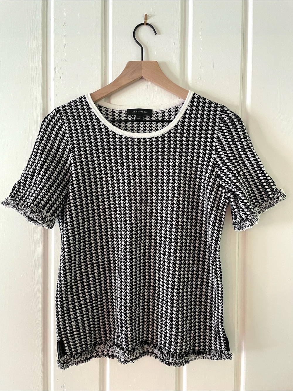 Ann Taylor Houndstooth Short Sleeve  Knit Sweater Top with Fringe Trim